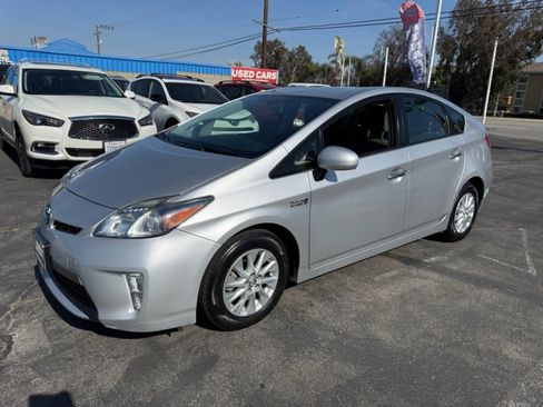 Used 2013 Toyota Prius Prime Plug-In Hybrid FWD image 3