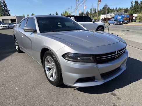 Used 2015 Dodge Charger SE w/ Sport Appearance Group RWD image 8