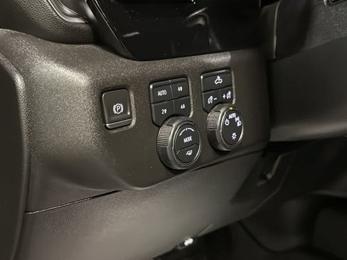 Used 2023 Chevrolet Silverado 1500 LT w/ Z71 Off-Road Package AWD/4WD image 20