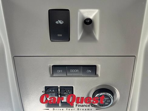 Used 2017 GMC Yukon XL Denali w/ Open Road Package AWD/4WD image 39
