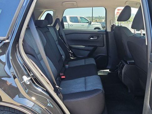 Used 2026 Nissan Rogue SV FWD image 26