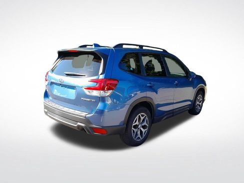 Used 2019 Subaru Forester Premium AWD/4WD image 8
