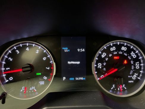 Used 2020 Toyota RAV4 XLE image 18