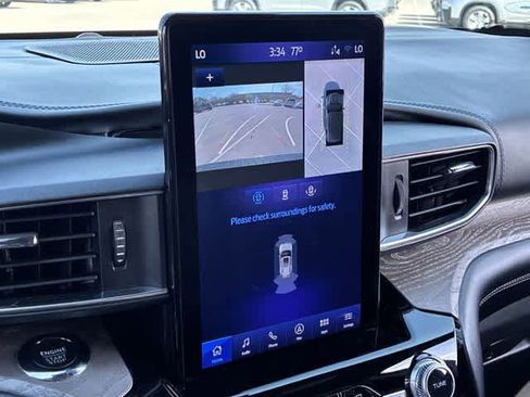 Used 2022 Ford Explorer Platinum w/ Equipment Group 601A image 32