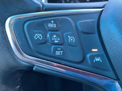 Used 2020 Chevrolet Equinox LT FWD image 19