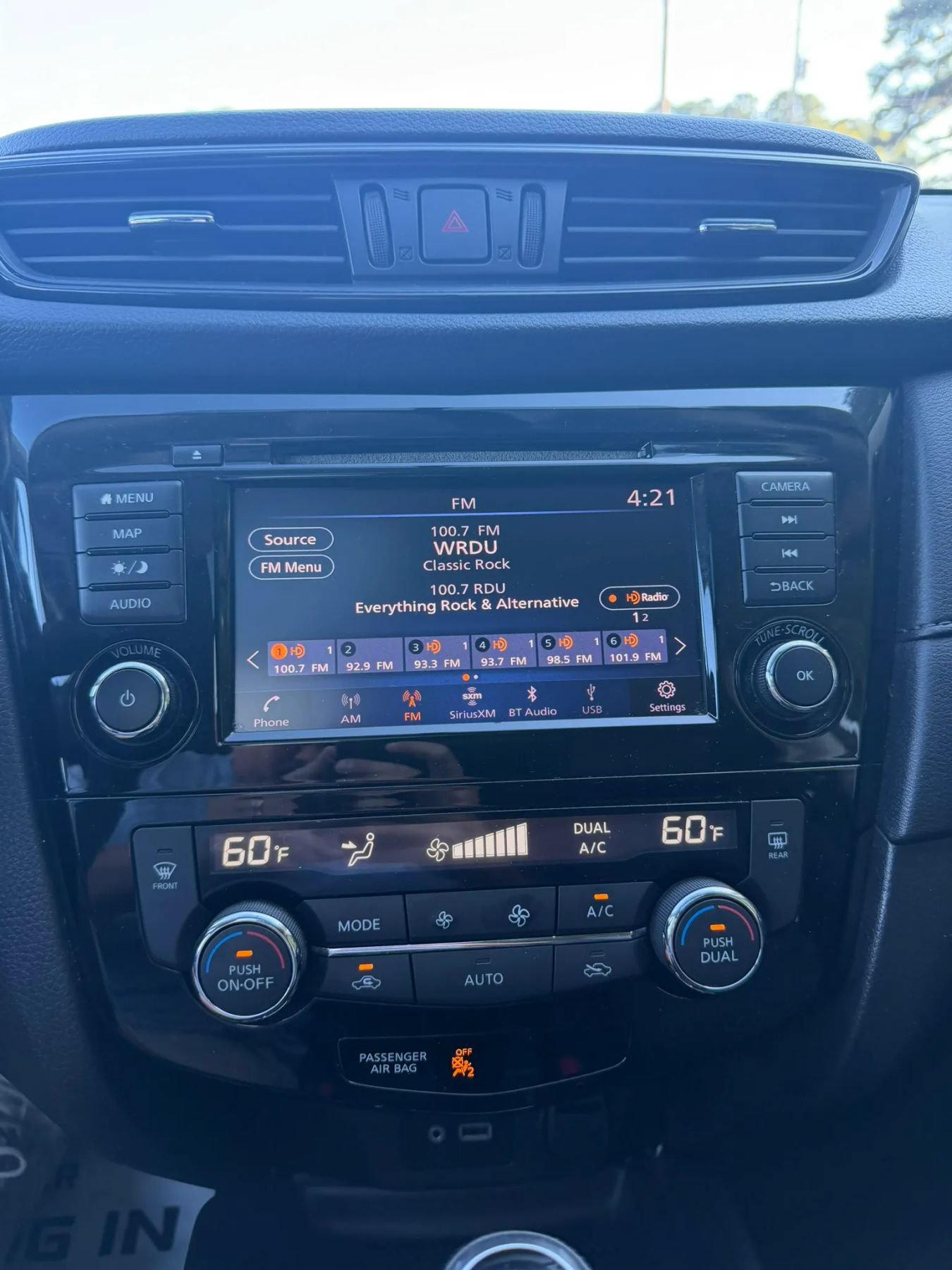 Used 2018 Nissan Rogue SV w/ Sun & Sound Touring Package AWD/4WD image 14