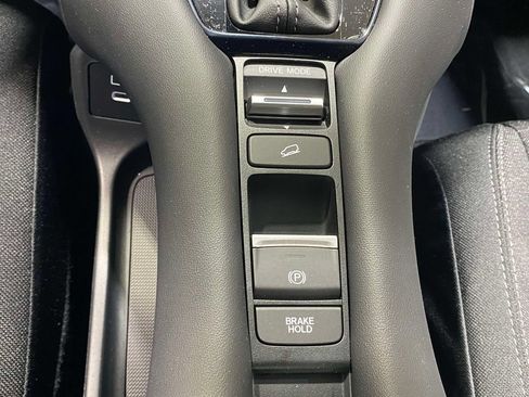 New 2026 Honda HR-V LX image 30