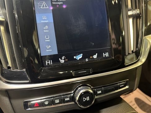 Used 2018 Volvo S90 T5 Momentum w/ Convenience Package image 30