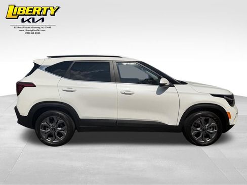 Used 2024 Kia Seltos S AWD/4WD image 8