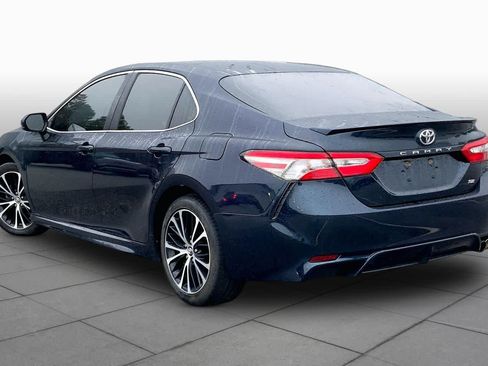Used 2018 Toyota Camry SE FWD image 12