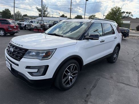 Used 2016 Ford Explorer Sport w/ Equipment Group 401A AWD/4WD image 4
