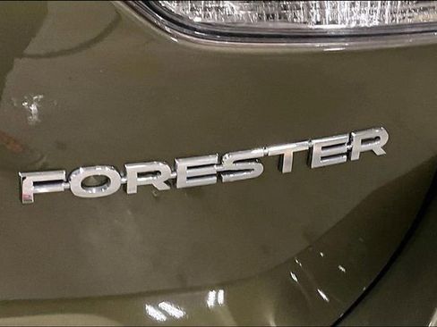 Used 2023 Subaru Forester Premium image 8