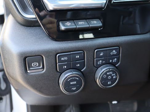 Used 2024 Chevrolet Silverado 1500 High Country w/ High Country Premium Package AWD/4WD image 23