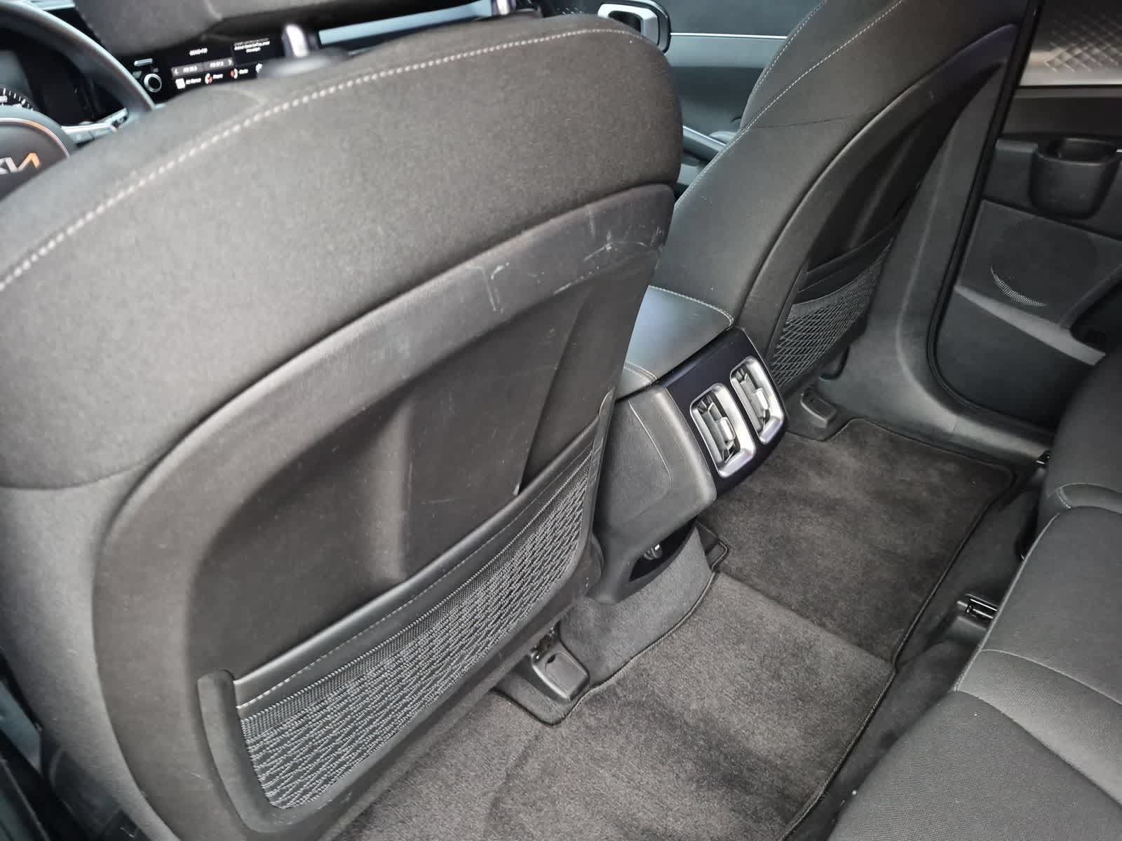Used 2023 Kia Sorento LX AWD/4WD image 18