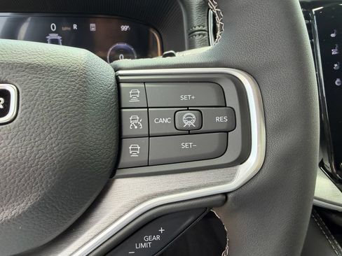 New 2026 Jeep Grand Wagoneer 4WD image 17