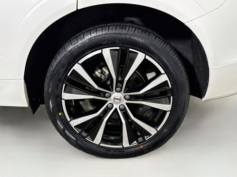 Used 2024 Volvo XC60 B5 Plus w/ Protection Package Premier AWD/4WD image 24