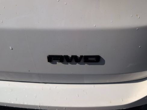 Used 2023 GMC Terrain SLE w/ Driver Convenience Package AWD/4WD image 5