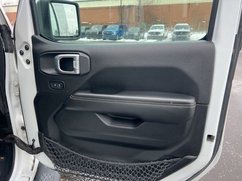 Used 2020 Jeep Gladiator Overland image 10