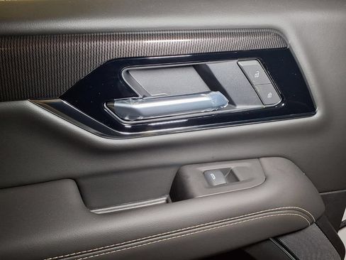 New 2026 GMC Yukon XL Elevation w/ Elevation Premium Package RWD image 10