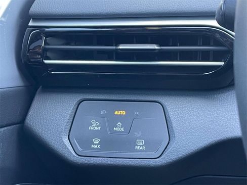 Used 2023 Volkswagen ID.4 Pro image 20