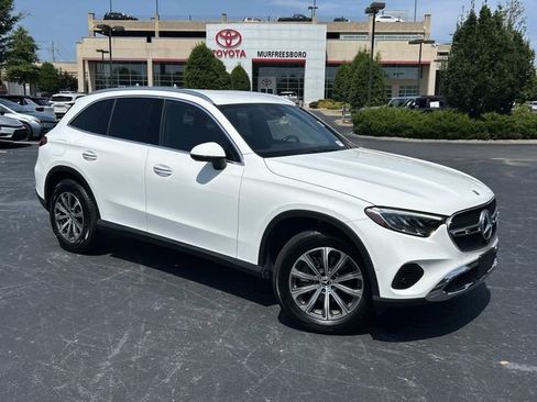 Used 2024 Mercedes-Benz GLC 300 4MATIC image 2
