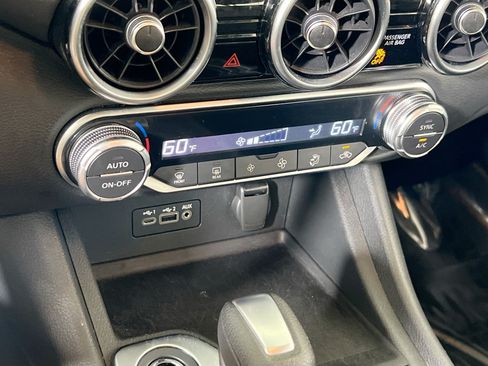 Used 2020 Nissan Sentra SV FWD image 15