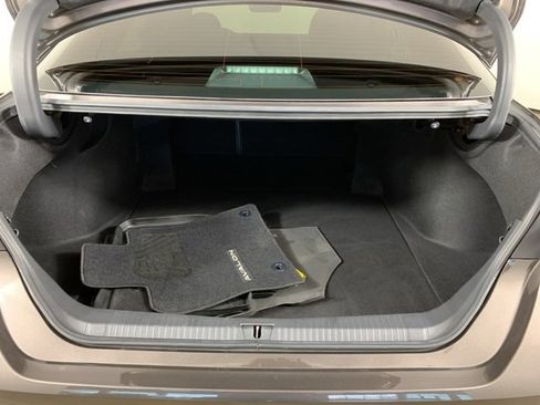 Used 2019 Toyota Avalon Limited image 13