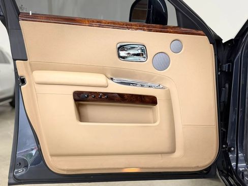 Used 2011 Rolls-Royce Ghost RWD image 16