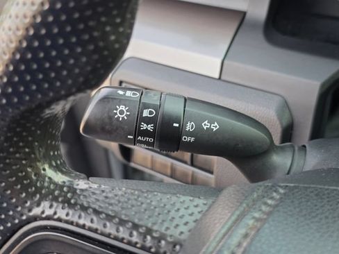 Used 2024 Toyota Tacoma SR5 AWD/4WD image 32