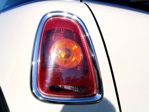 Used 2009 MINI Cooper Hardtop image 10