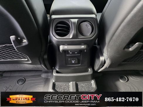 New 2025 Jeep Wrangler Unlimited Sahara image 28