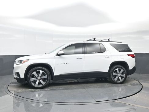 Used 2021 Chevrolet Traverse LT w/ LT Premium Package image 3