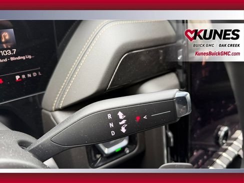 Used 2025 GMC Yukon XL Elevation w/ Elevation Premium Package AWD/4WD image 31