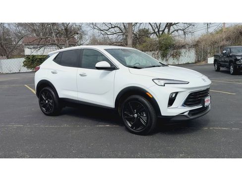 Certified 2025 Buick Encore GX Preferred image 2