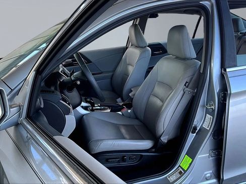 Used 2017 Honda Accord EX-L image 18