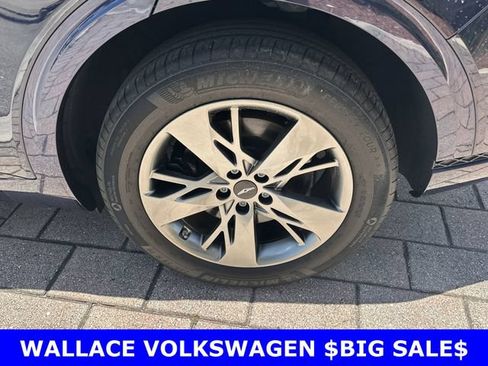 Used 2024 Genesis GV70 3.5T Sport AWD/4WD image 10