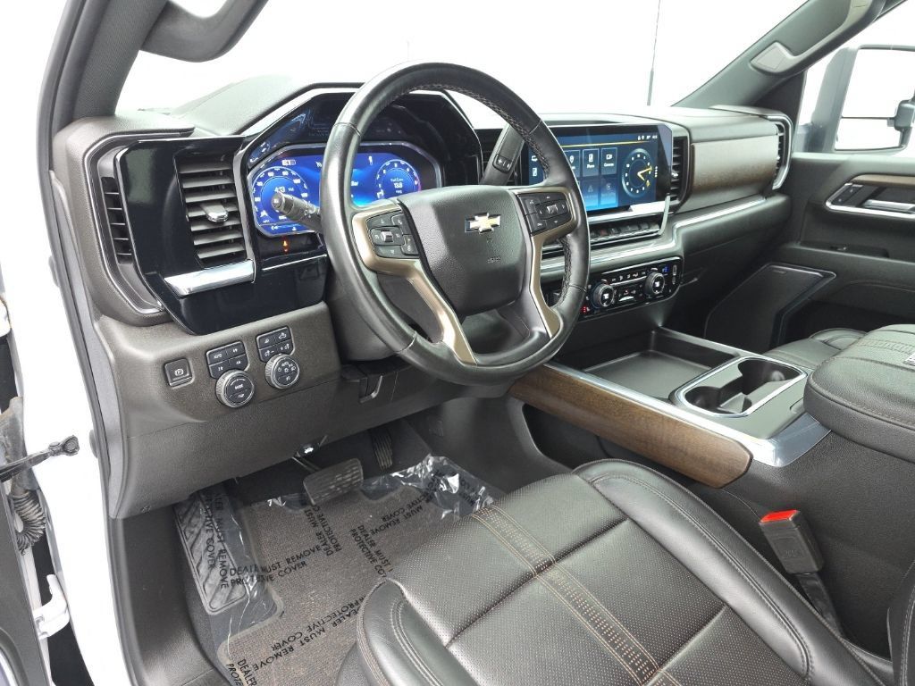Used 2024 Chevrolet Silverado 3500 High Country AWD/4WD image 17