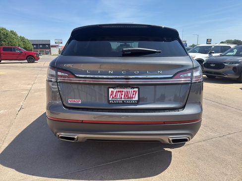 Used 2023 Lincoln Nautilus Reserve w/ Equipment Group 202A AWD/4WD image 8