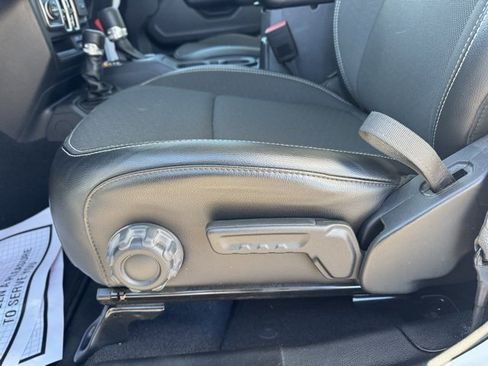 Certified 2023 Jeep Gladiator Sport image 8