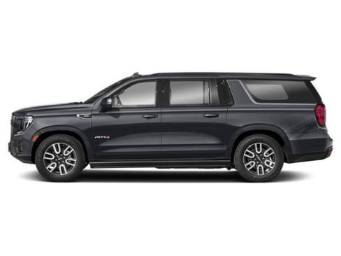 Used 2023 GMC Yukon XL AT4 w/ Technology Package AWD/4WD image 3