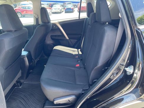 Used 2015 Toyota RAV4 LE AWD/4WD image 19