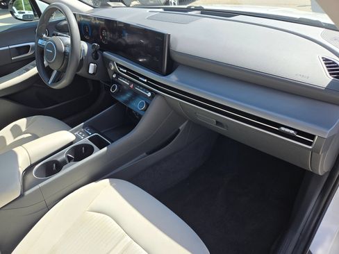 Used 2025 Hyundai Sonata SEL FWD image 27