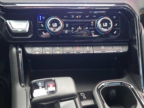 Certified 2024 GMC Sierra 1500 AT4 w/ Technology Package image 20