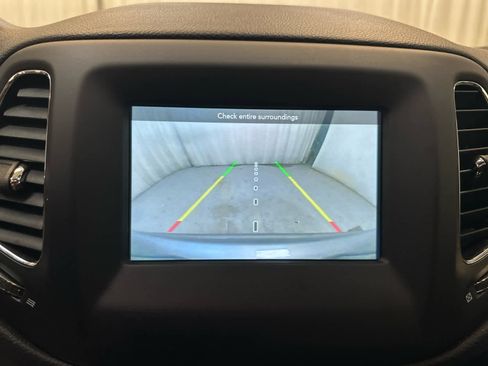 Used 2019 Jeep Compass Latitude w/ Cold Weather Group image 15