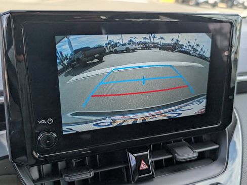 Used 2025 Toyota Corolla LE image 6