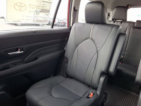 New 2026 Toyota Grand Highlander AWD image 12