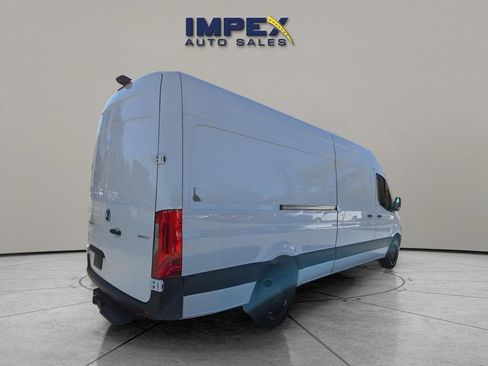 Used 2025 Mercedes-Benz Sprinter 2500 image 5