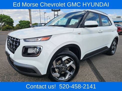 Used 2023 Hyundai Venue SEL w/ Cargo Package FWD image 2