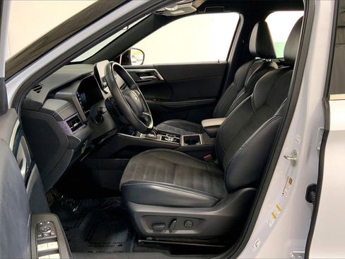 Used 2023 Mitsubishi Outlander Ralliart image 18