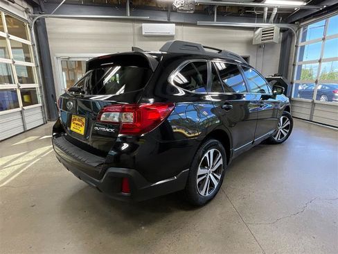 Used 2018 Subaru Outback 2.5i Limited AWD/4WD image 5